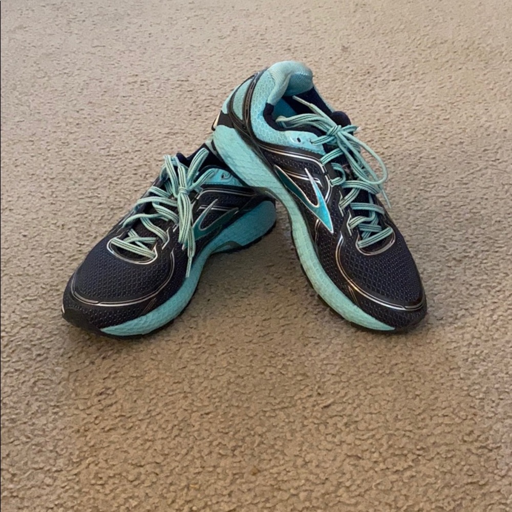 Brooks tennis shoes!
